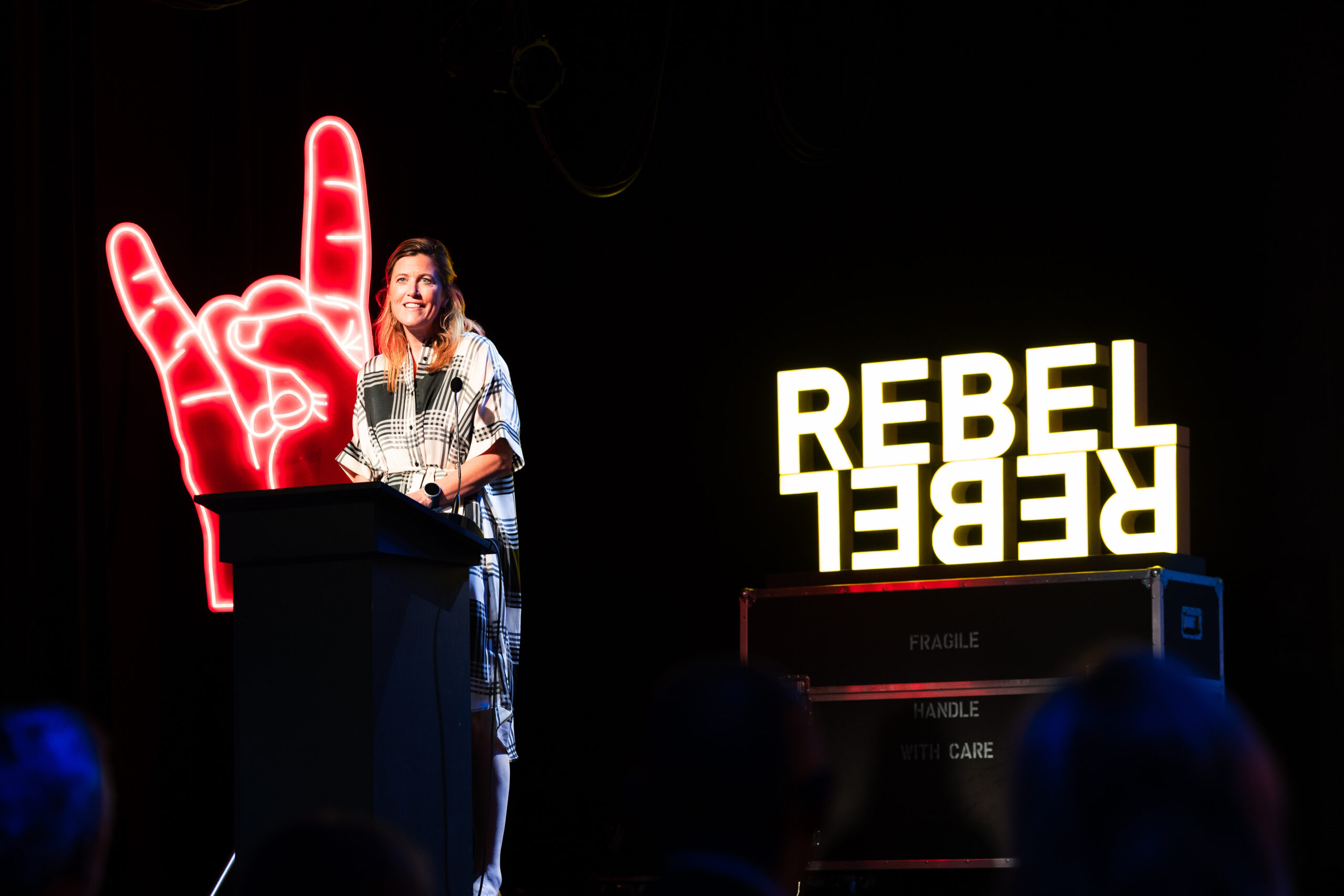 Featured image for “Fednight : de la ministre de la Justice Annelies Verlinden à « Rebel, Rebel » de Bowie”